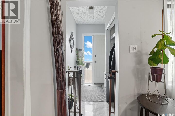 Property Photo:  1017 I Avenue S  SK S7M 1Z6 