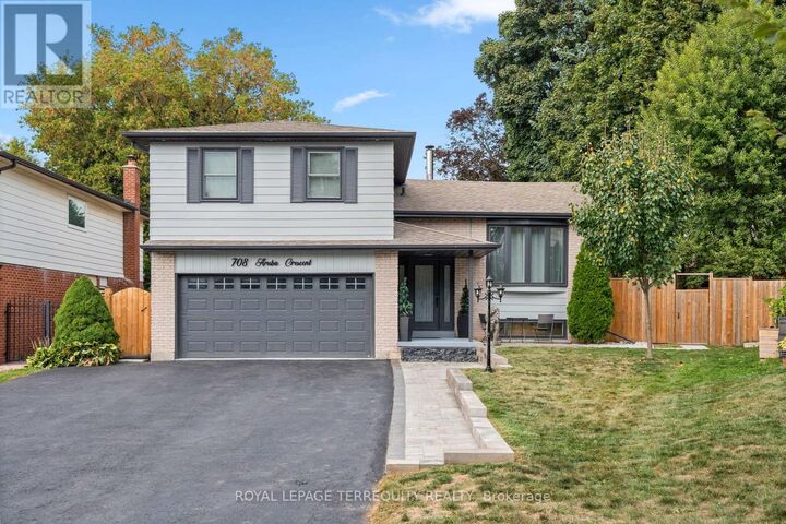 Property Photo:  708 Aruba Crescent  ON L1J 6B6 