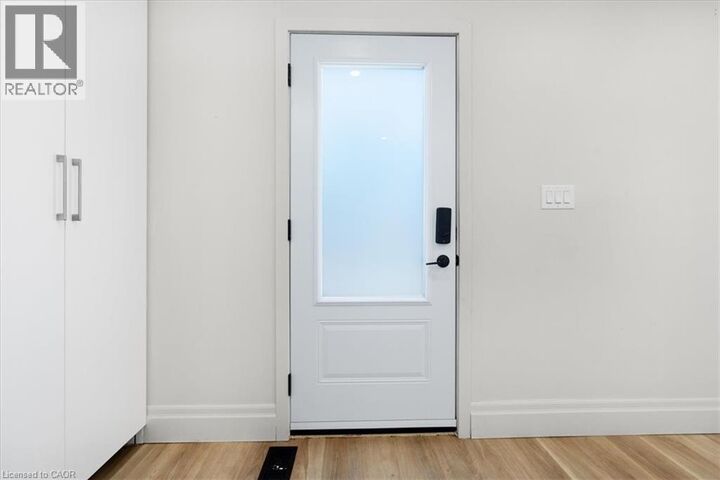 Property Photo:  449 Upper Wellington Street 1  ON L9A 3P3 