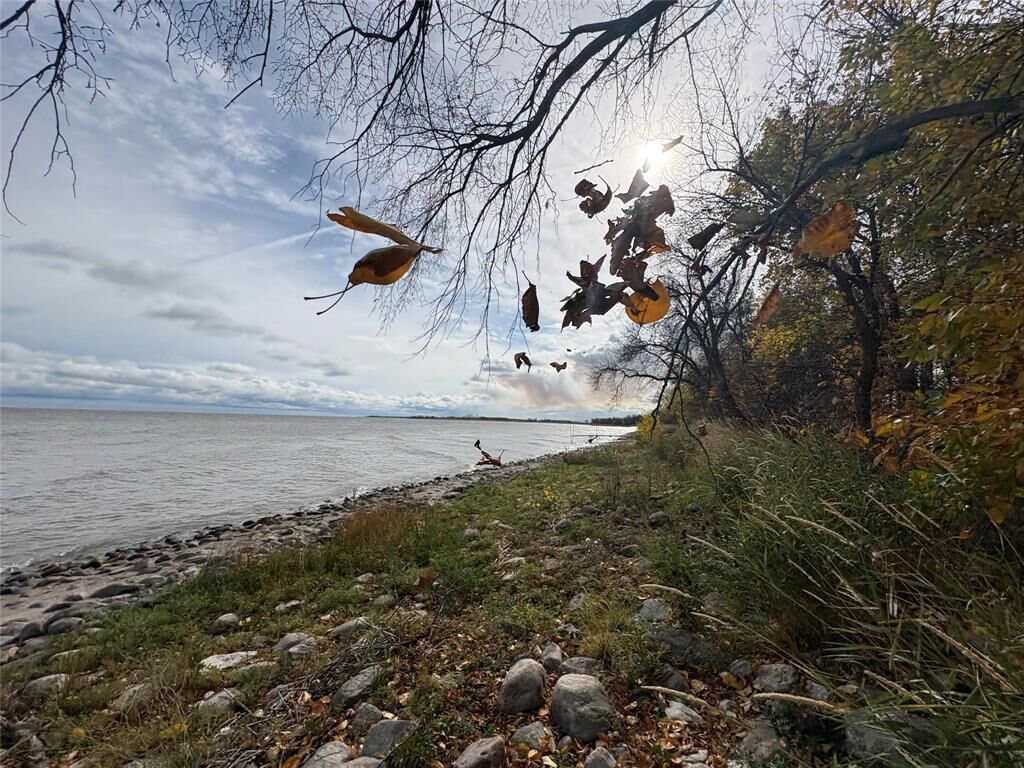 Property Photo:  117 Bayduza Drive  MB R7N 2T3 