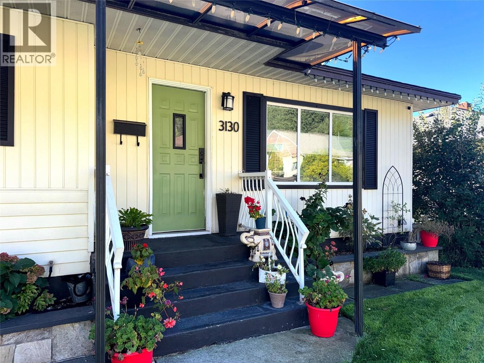 Property Photo:  3130 Iris Crescent  BC V1R 2Y7 