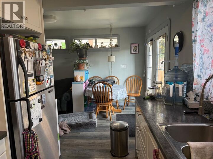 Property Photo: 690 3 Avenue W AB T0J 0Y3