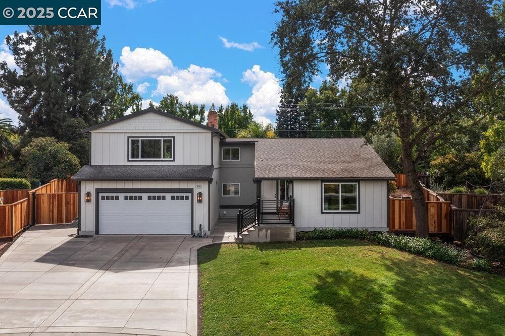 Property Photo:  2975 Hurlstone Ct  CA 94598 