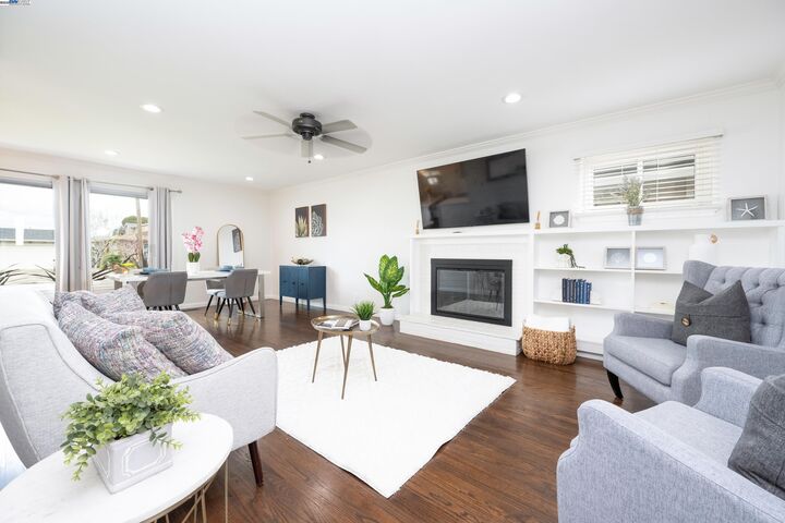 Property Photo: 1338 Thais Ln CA 94544