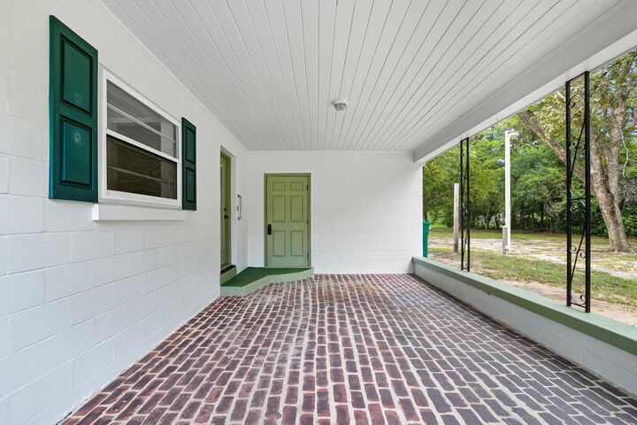 Property Photo:  2128 3rd Avenue  FL 32539 