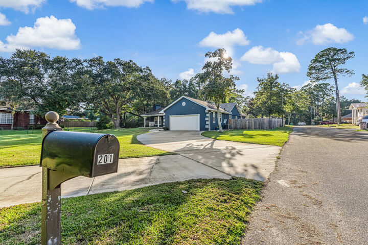201 Bahia Vista Drive  Niceville FL 32578 photo
