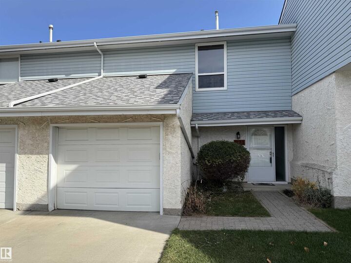 Property Photo:  221 Callingwood Place NW  AB T5T 2C6 