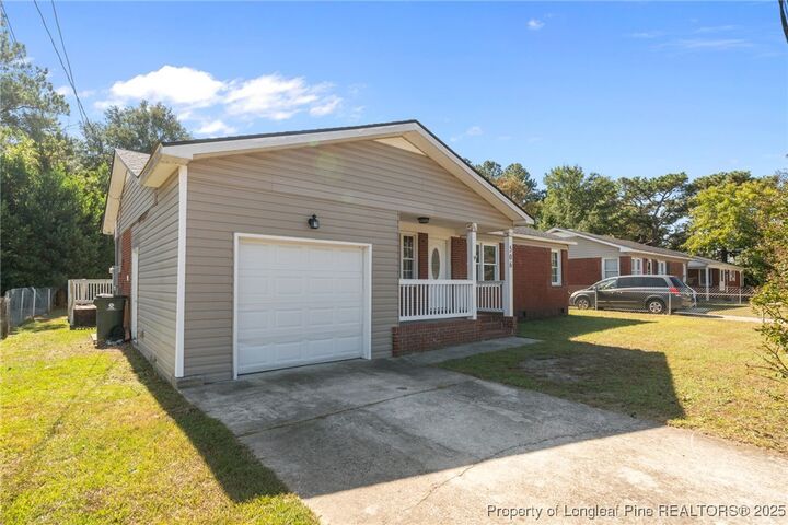 Property Photo: 506 Spring Avenue NC 28390