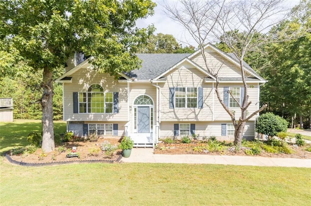 Property Photo:  185 Diamond Court  GA 30116 