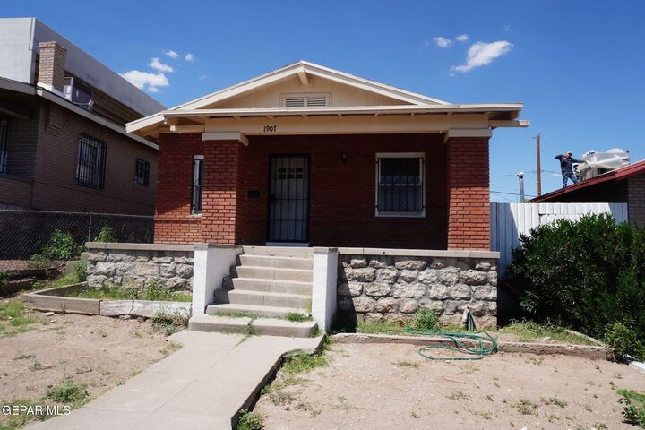 Property Photo: 1907 Grandview Avenue TX 79902