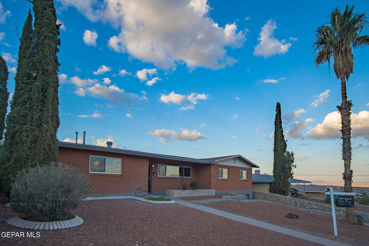 Property Photo:  3405 Volcanic Avenue  TX 79904 