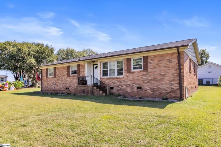 Property Photo:  132 Waverly Street  SC 29642 