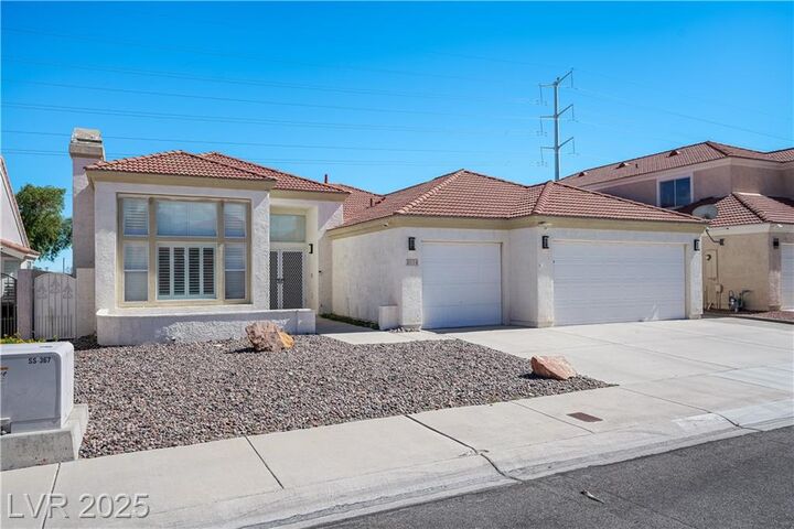 Property Photo: 3004 Red Bay Way NV 89128