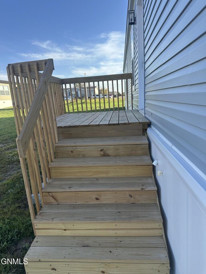 Property Photo: 278 Partridge Lane ND 58504