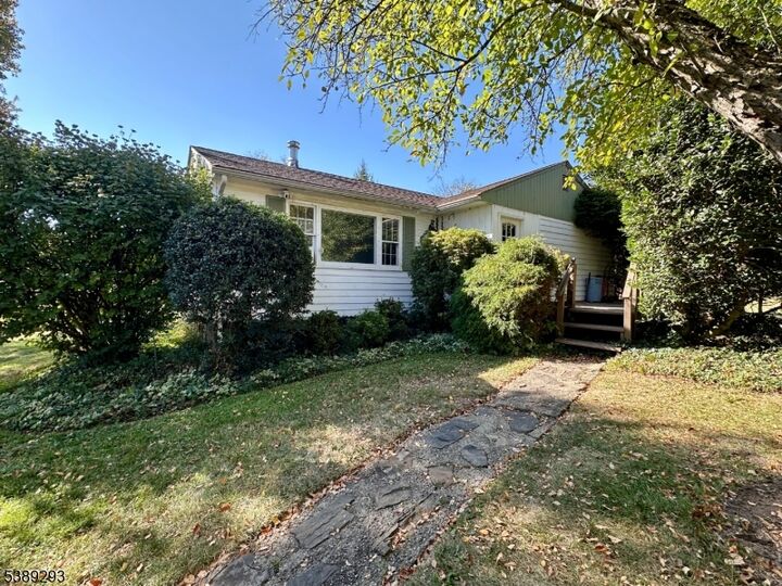 29 Allens Corner Rd  Raritan Twp. NJ 08822 photo