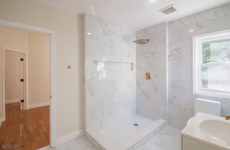Property Photo:  187 Littleton Ave 1  NJ 07103 