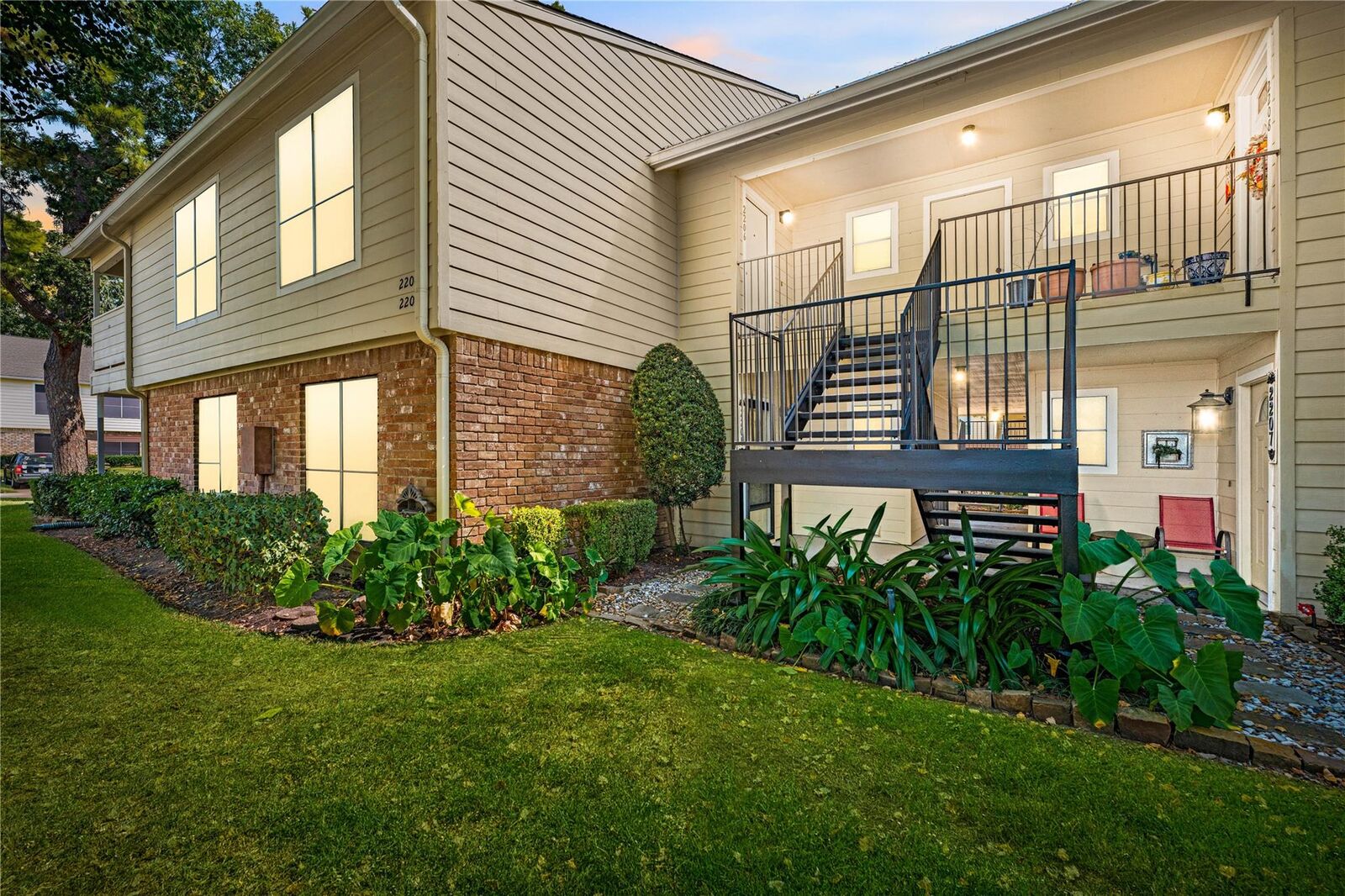 Property Photo:  14555 Wunderlich Drive 2205  TX 77069 