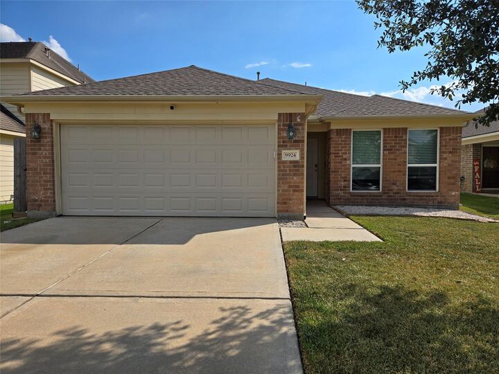 Property Photo:  9924 Lace Flower Way  TX 77385 