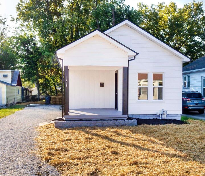 Property Photo:  1908 Hercules Avenue  IN 47711 
