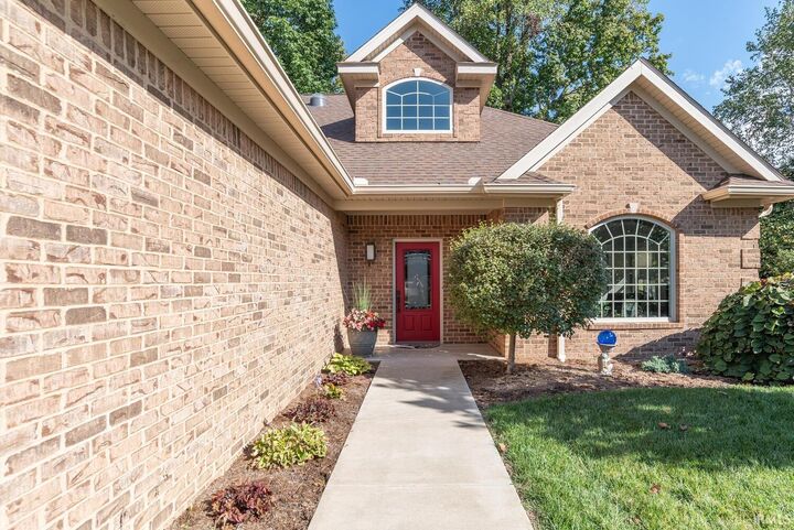 Property Photo: 3782 E Regents Court IN 47401
