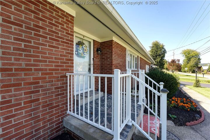 Property Photo:  4921 Chesterfield Avenue  WV 25304 