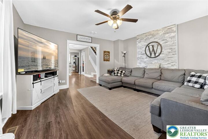 Property Photo:  1334 W Union Boulevard  PA 18018 