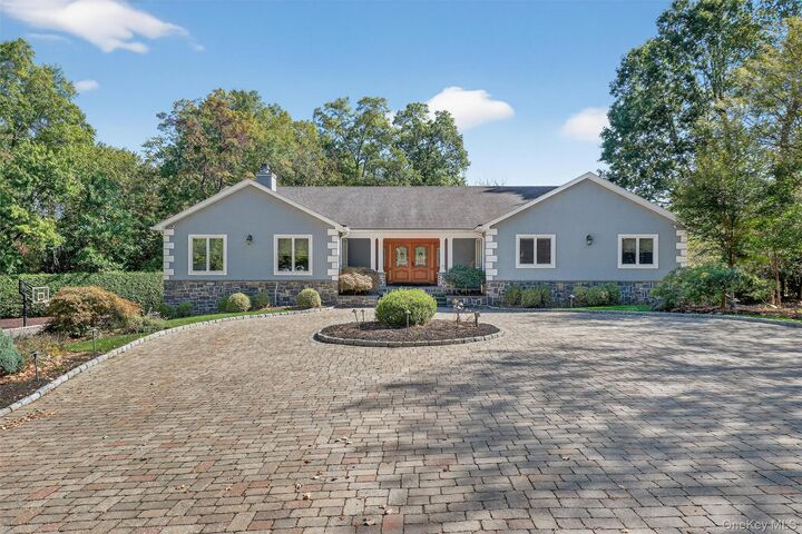 Property Photo:  5 Stone Haven Road  NY 10994 