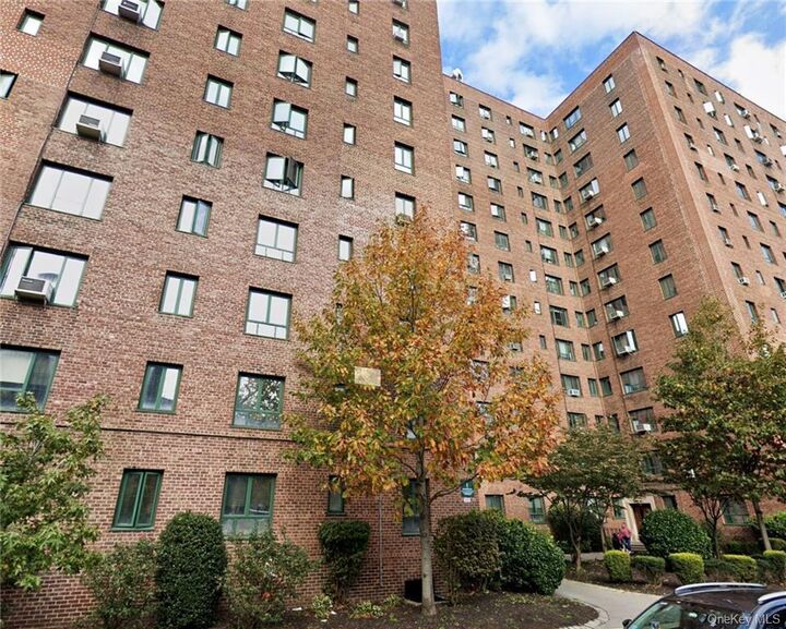 1 Metropolitan Oval 1B  Bronx NY 10462 photo