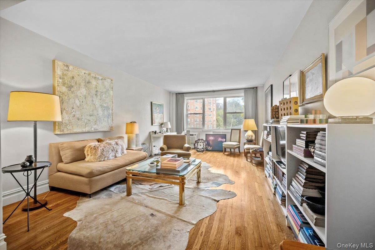 Property Photo:  2465 Palisade Avenue 7H  NY 10463 