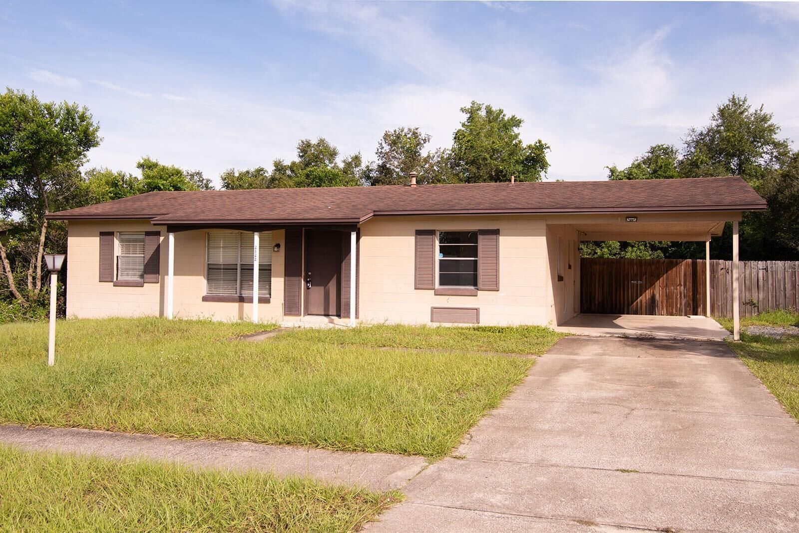 Property Photo: 2822 Fulford Street FL 32738