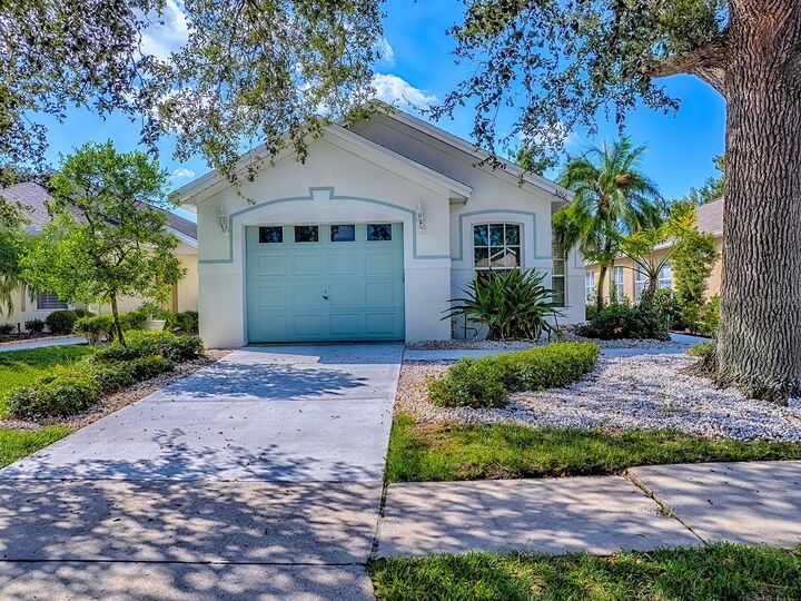 Property Photo: 3016 Andover Court FL 32757