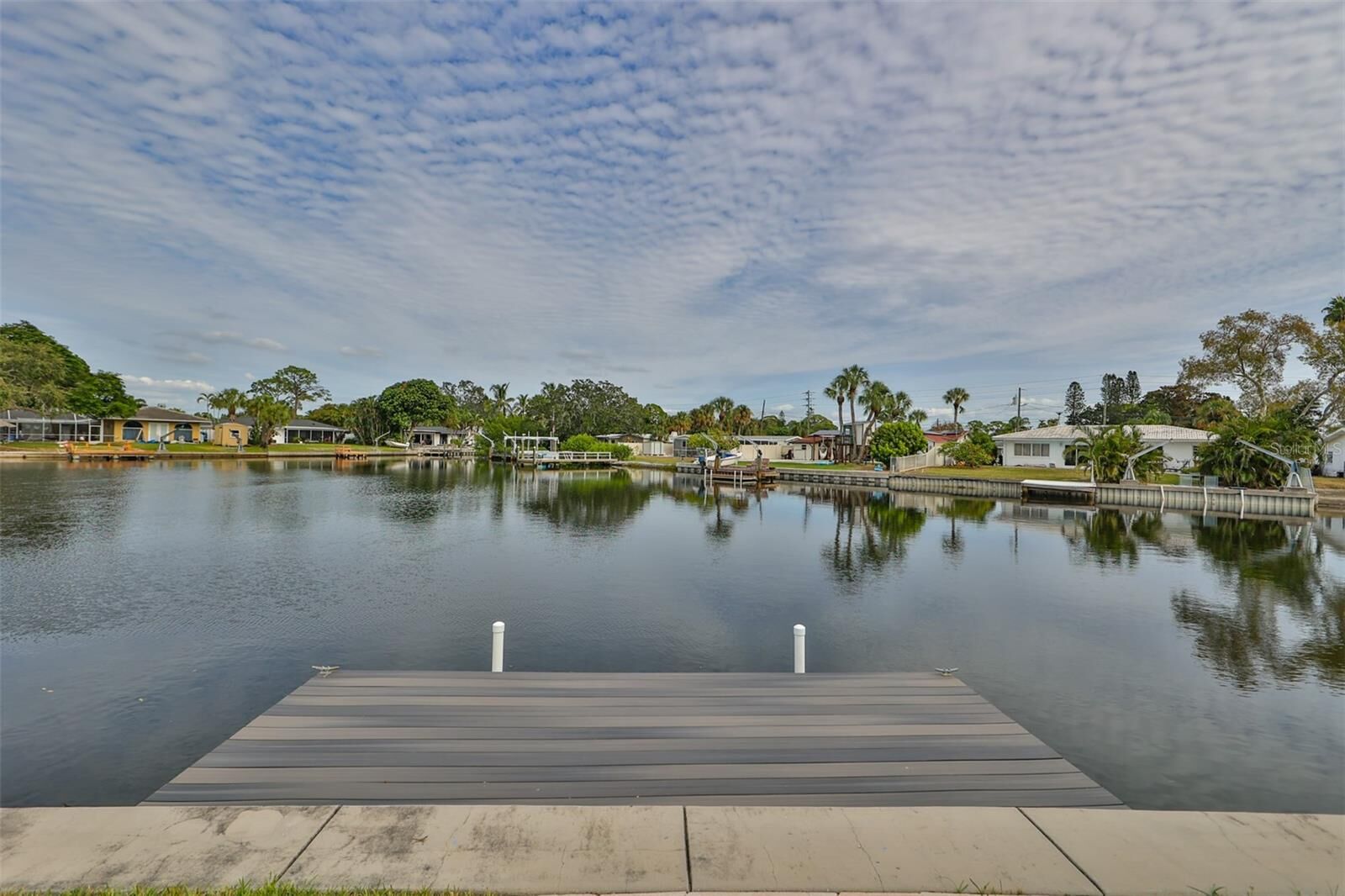 Property Photo: 4713 Dover Street NE FL 33703
