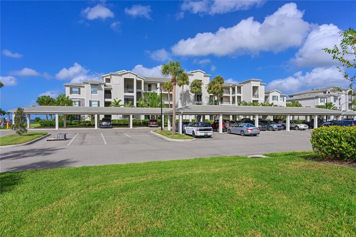 Property Photo:  910 Tidewater Shores Loop 102  FL 34208 