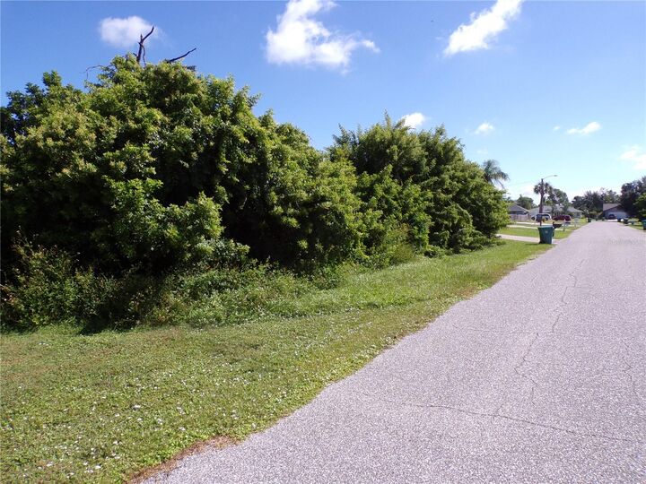 Property Photo:  10152 Willowood Avenue  FL 34224 