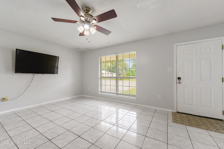 Property Photo: 2 Sandalwood Court MS 39540