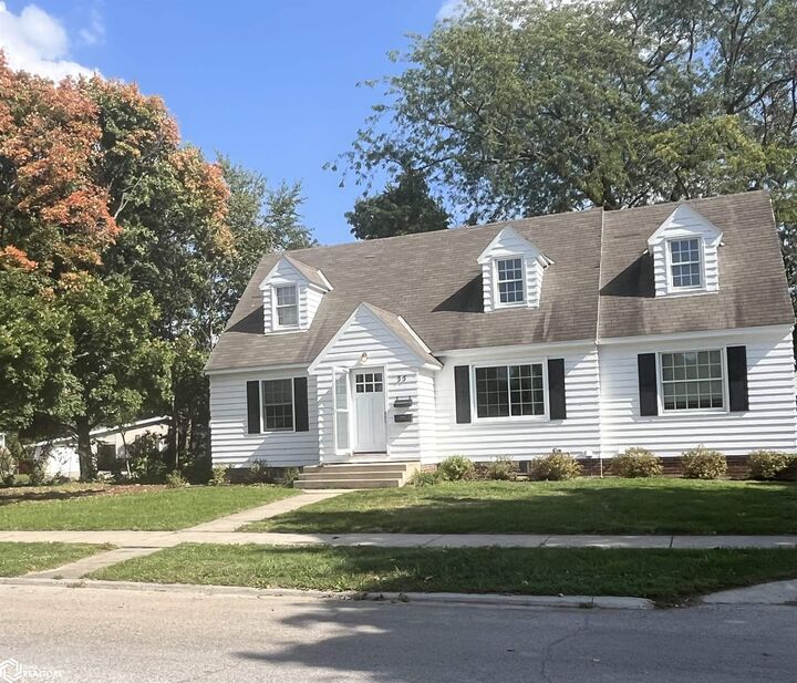 Property Photo:  35 S Tennessee  IA 50401 