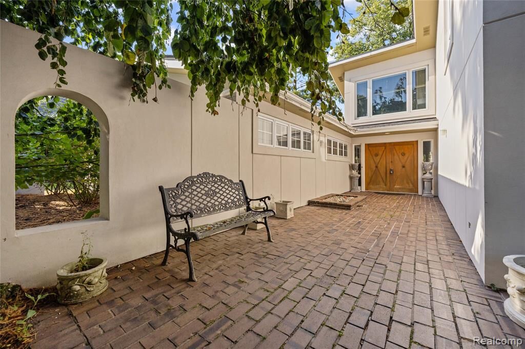 Property Photo: 2372 Pine Lake Road MI 48324 1931