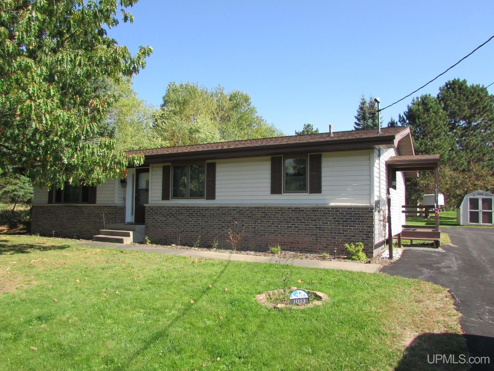 Property Photo:  1033 Seavoy Streets  MI 49946