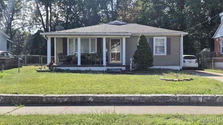 Property Photo:  2814 Palmer Avenue  IL 62040 