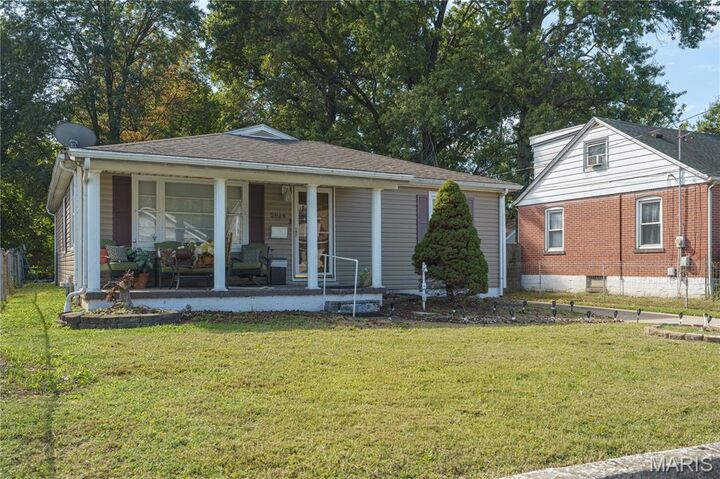 Property Photo: 2814 Palmer Avenue IL 62040