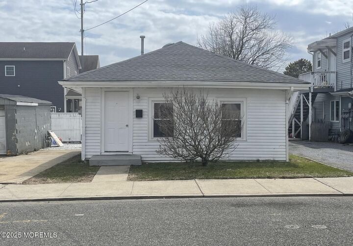 Property Photo:  28 Norwood Avenue  NJ 07740 