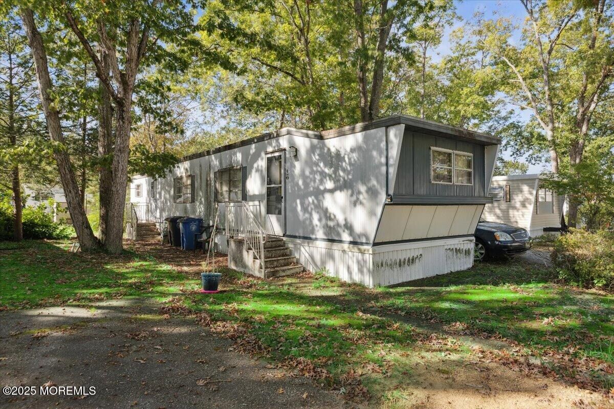 Property Photo:  36 Roberts Road  NJ 08755 