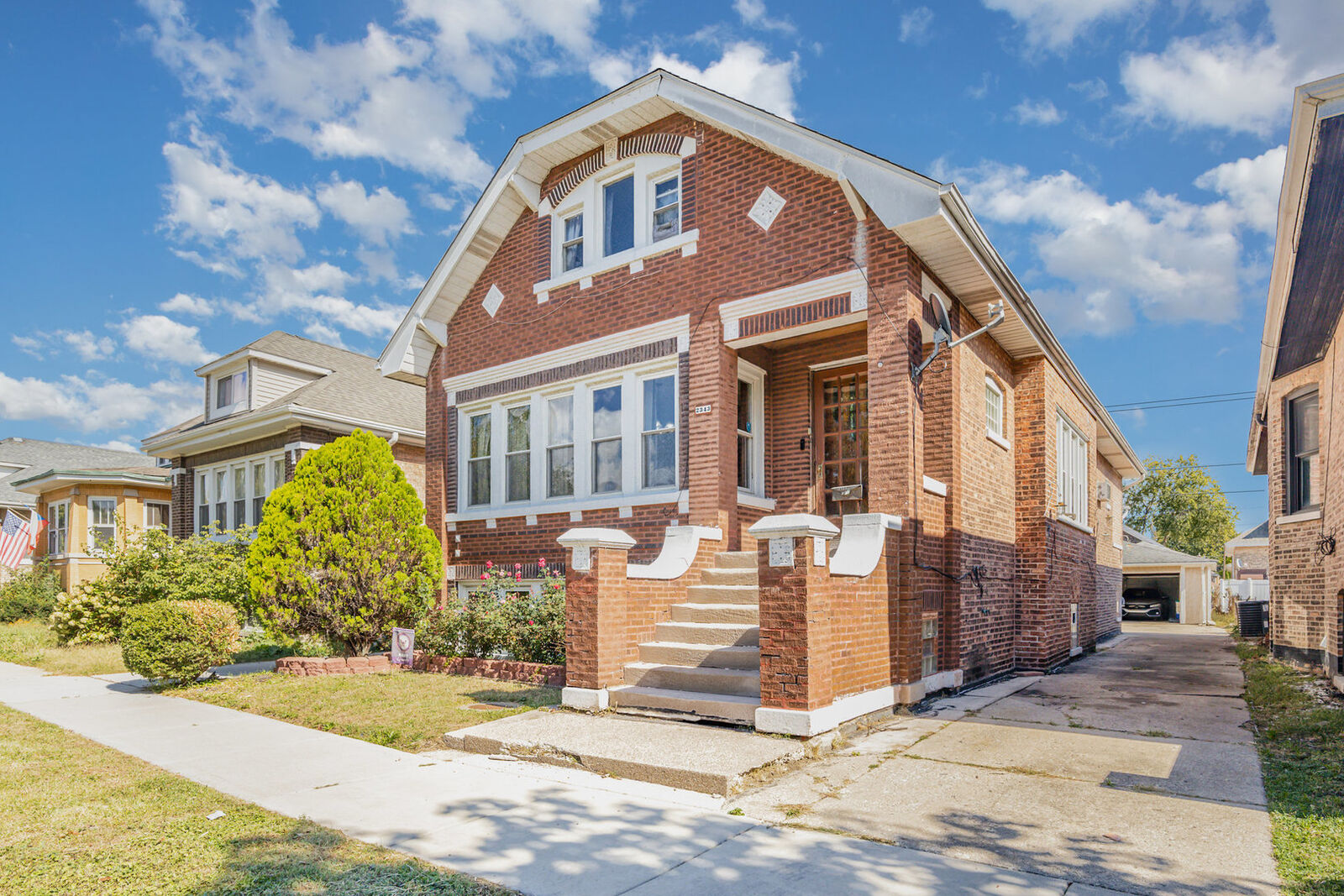 Property Photo:  2343 Gunderson Avenue  IL 60402
