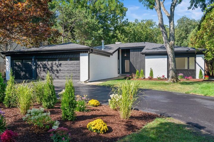 1666 Cloverdale Avenue  Highland Park IL 60035 photo