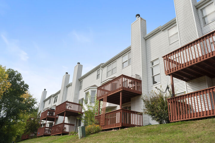 Property Photo: 315 Spring Point Drive 315 IL 60110