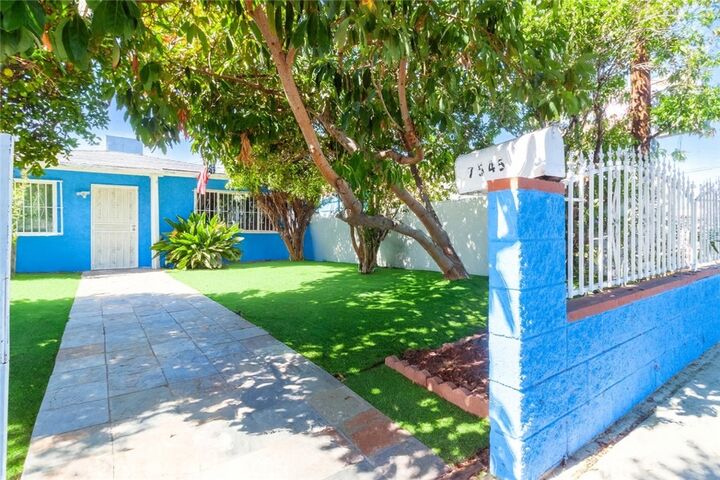 Property Photo: 7545 White Oak CA 91335
