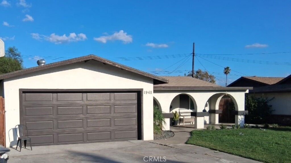 Property Photo:  1948 Hunter Road  CA 92324 