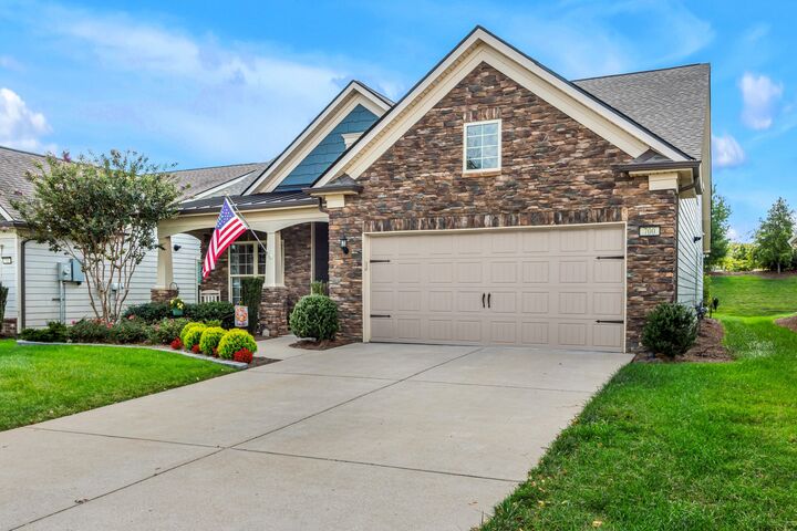 Property Photo:  700 Clay Ct  TN 37174 