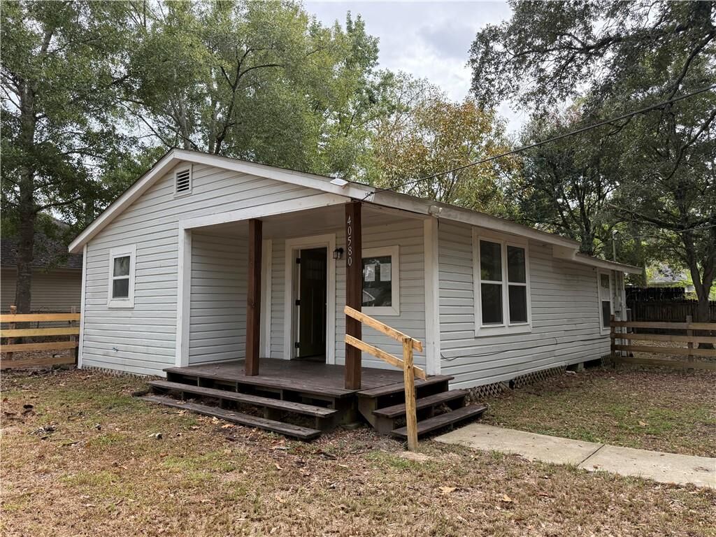 Property Photo:  40580 Ranch Road  LA 70461