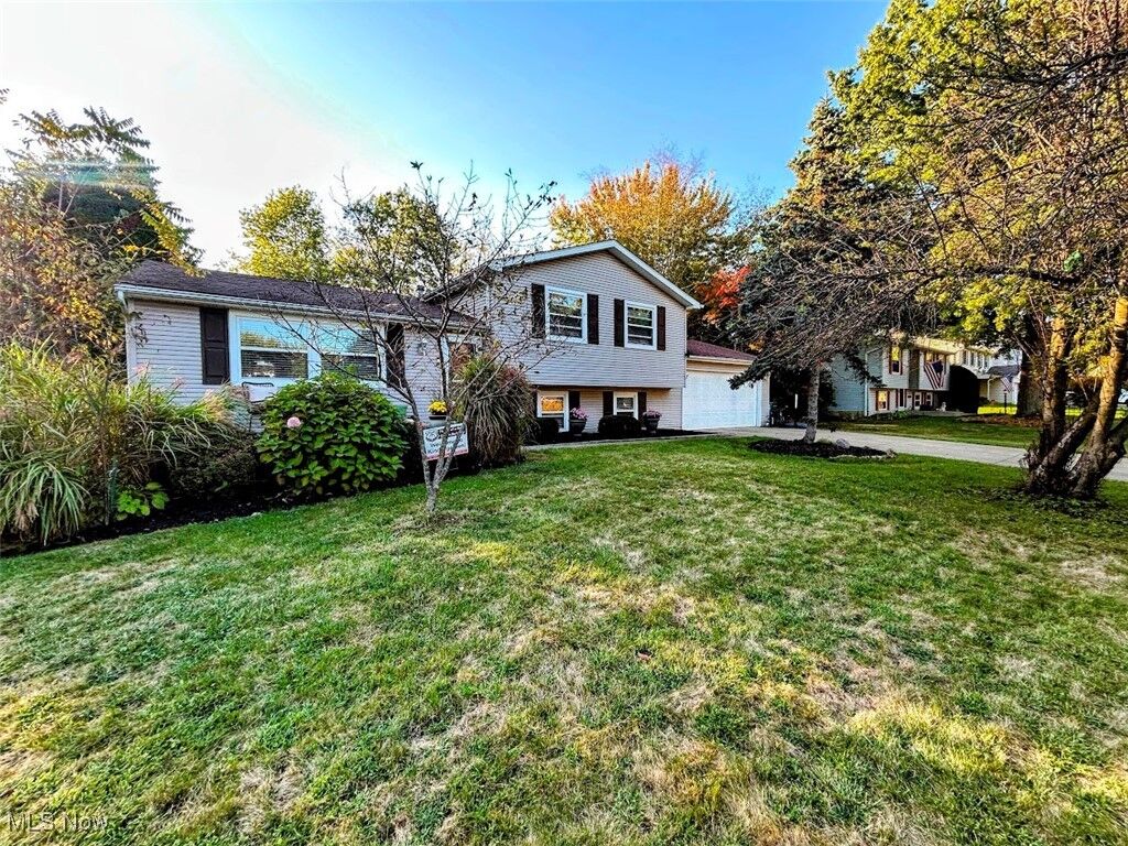 Property Photo:  4350 Sunnyview Drive  OH 44685 